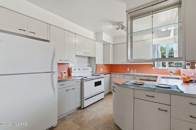 2014 E Helen Street, Tucson, AZ 85719