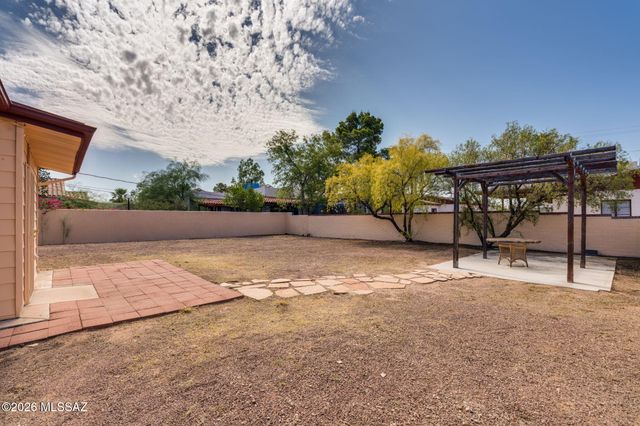 2014 E Helen Street, Tucson, AZ 85719