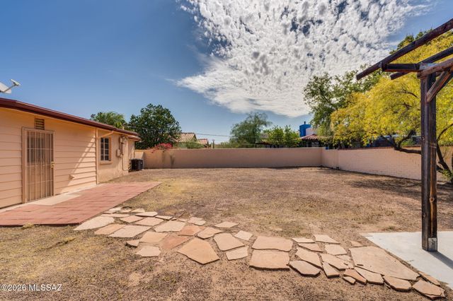 2014 E Helen Street, Tucson, AZ 85719
