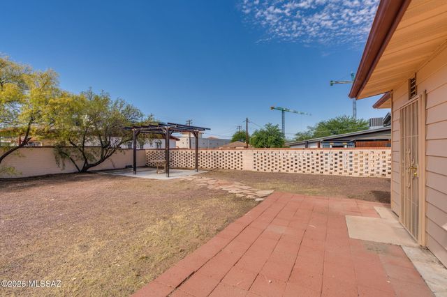 2014 E Helen Street, Tucson, AZ 85719