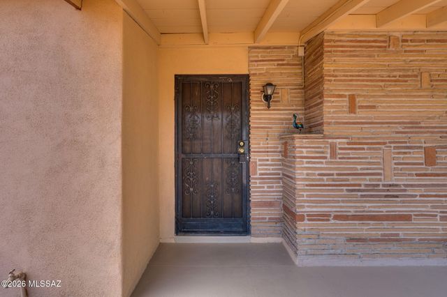 2014 E Helen Street, Tucson, AZ 85719