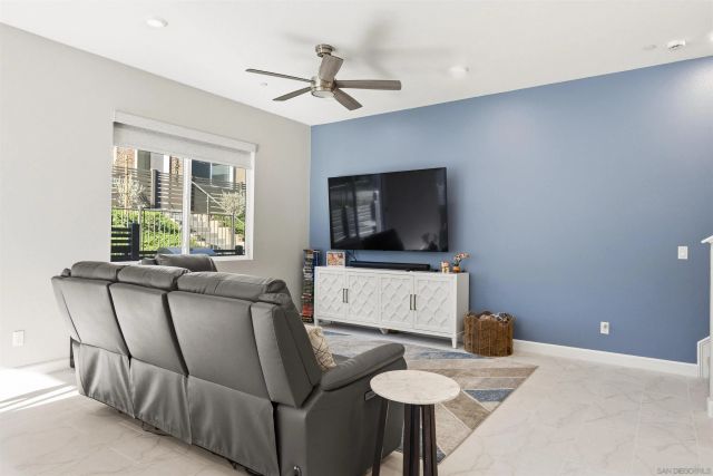 12124 Riley Ln, San Diego, CA 92128