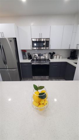 3021 SW 27th Lane 3031, Miami, FL 33133