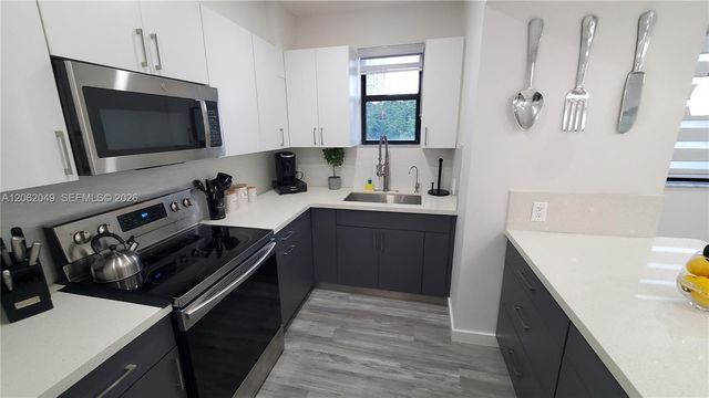 3021 SW 27th Lane 3031, Miami, FL 33133