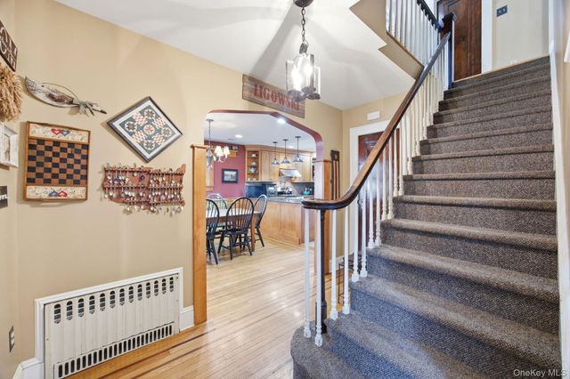 110 Bedford Avenue, Garden City Park, NY 11040