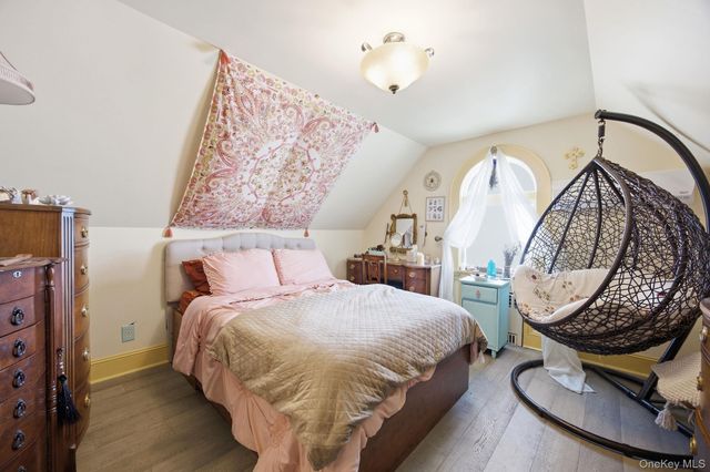 110 Bedford Avenue, Garden City Park, NY 11040