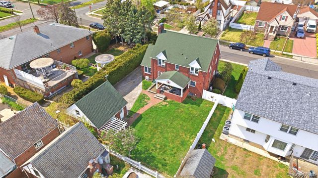 110 Bedford Avenue, Garden City Park, NY 11040