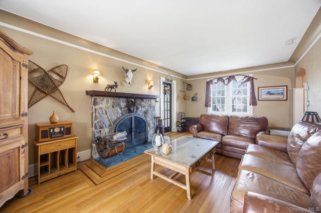 110 Bedford Avenue, Garden City Park, NY 11040