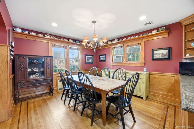 110 Bedford Avenue, Garden City Park, NY 11040