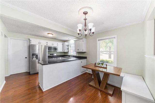 7606 W 66th Terrace, Overland Park, KS 66202