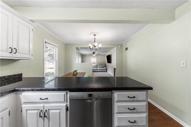 7606 W 66th Terrace, Overland Park, KS 66202
