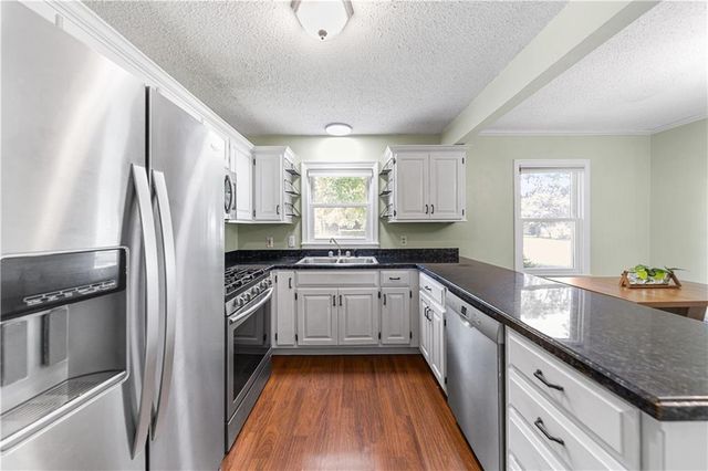 7606 W 66th Terrace, Overland Park, KS 66202