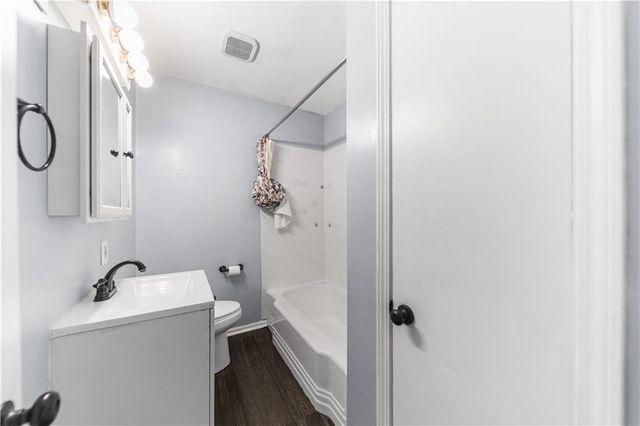 7606 W 66th Terrace, Overland Park, KS 66202