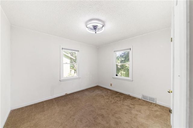 7606 W 66th Terrace, Overland Park, KS 66202