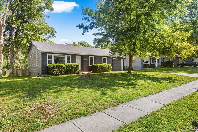 7606 W 66th Terrace, Overland Park, KS 66202