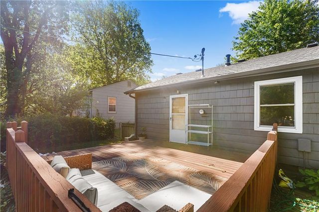 7606 W 66th Terrace, Overland Park, KS 66202