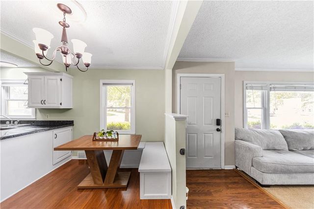 7606 W 66th Terrace, Overland Park, KS 66202