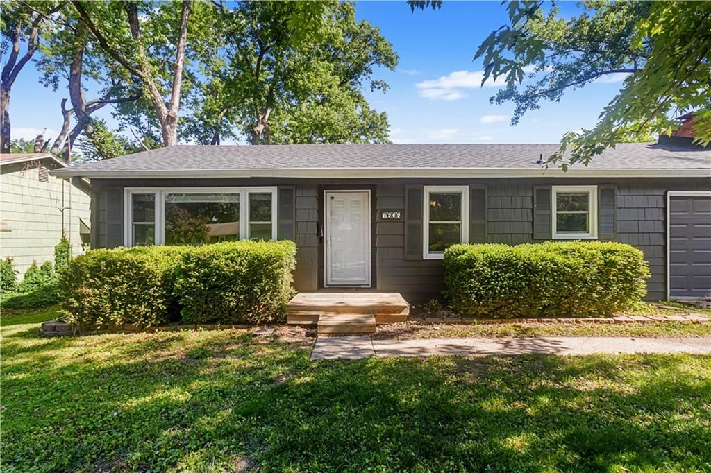 7606 W 66th Terrace, Overland Park, KS 66202