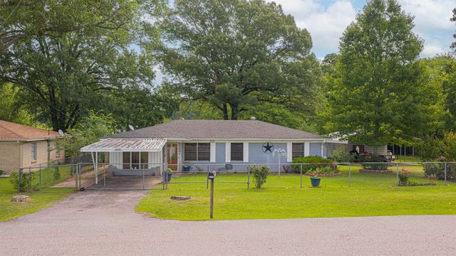 1504 Scenic Dr, Longview, TX 75604