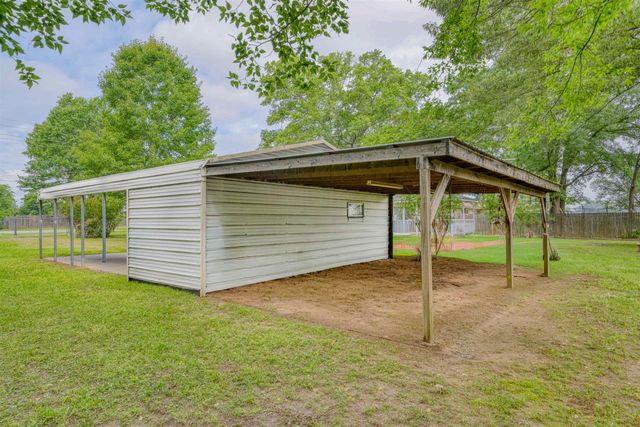 1504 Scenic Dr, Longview, TX 75604