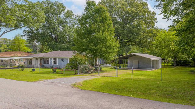 1504 Scenic Dr, Longview, TX 75604