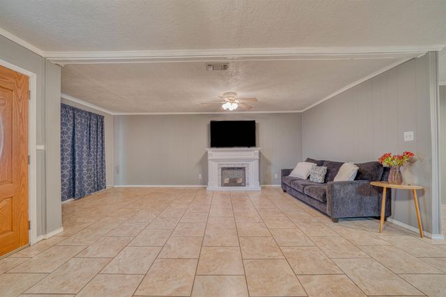 1504 Scenic Dr, Longview, TX 75604