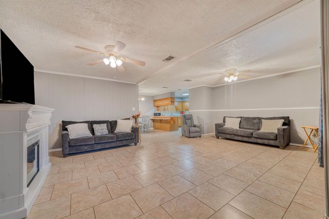 1504 Scenic Dr, Longview, TX 75604