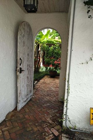 318 S J Street 1 R, Lake Worth Beach, FL 33460