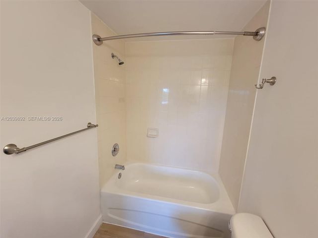 1300 NE 109th St 405, Miami, FL 33161