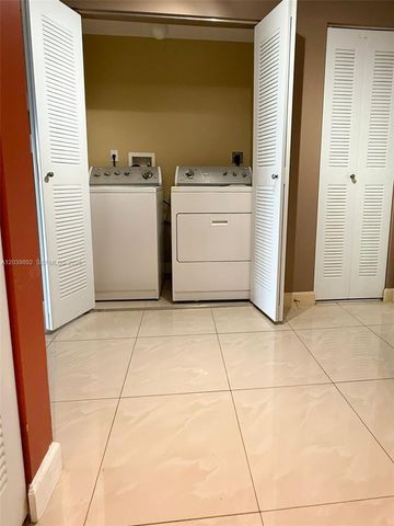 1300 NE 109th St 405, Miami, FL 33161
