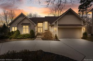 4974 Countryside Drive, West Bloomfield Charter Township, MI 48323