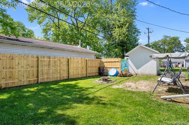 4333 Avenue E, Frenchtown Township, MI 48166