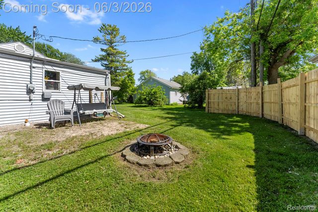 4333 Avenue E, Frenchtown Township, MI 48166