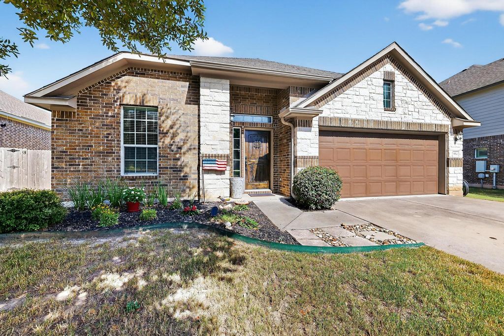 954 Clear Springs HOLW, Buda, TX 78610