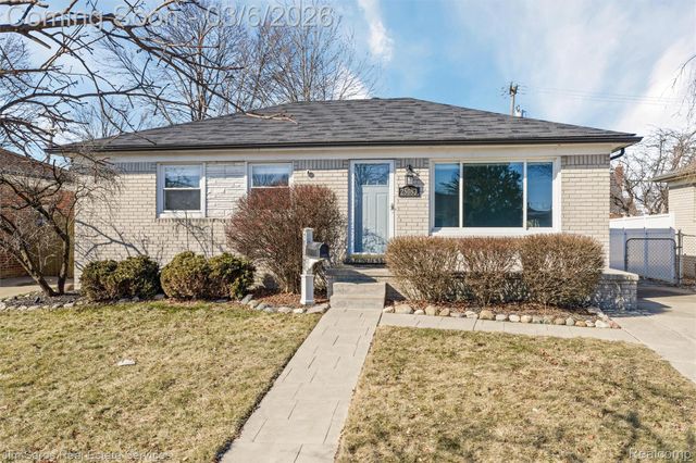 25083 Arlington Street, Roseville, MI 48066