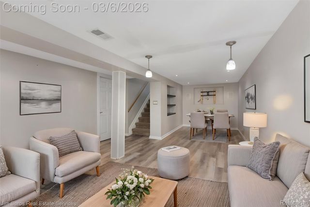 25083 Arlington Street, Roseville, MI 48066