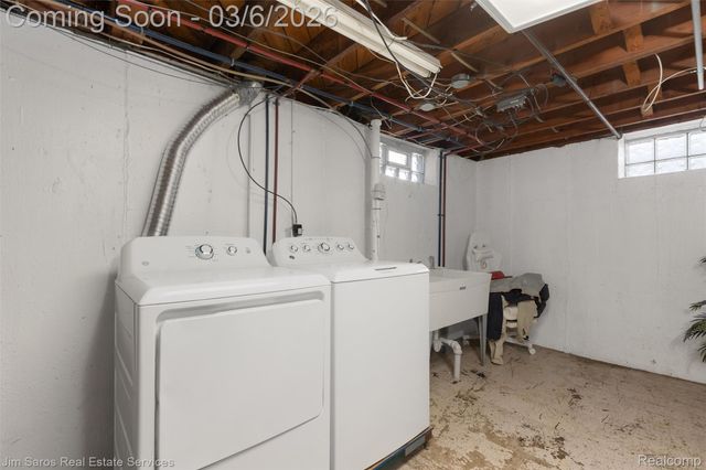 25083 Arlington Street, Roseville, MI 48066