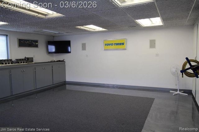 25083 Arlington Street, Roseville, MI 48066