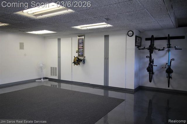 25083 Arlington Street, Roseville, MI 48066