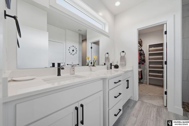 7434 Anselm Lane, Lincoln, NE 68516