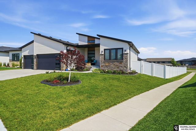 7434 Anselm Lane, Lincoln, NE 68516