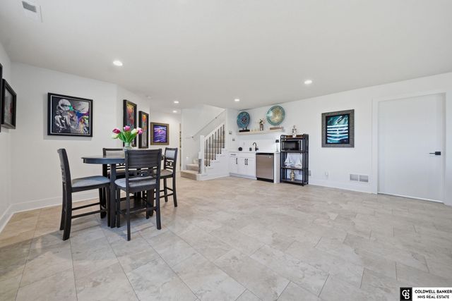 7434 Anselm Lane, Lincoln, NE 68516