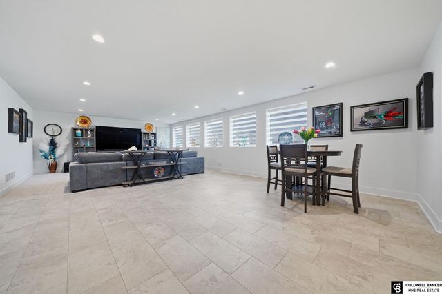 7434 Anselm Lane, Lincoln, NE 68516