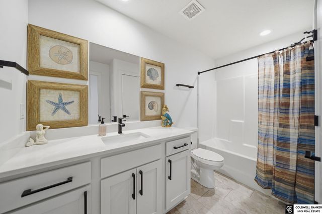 7434 Anselm Lane, Lincoln, NE 68516