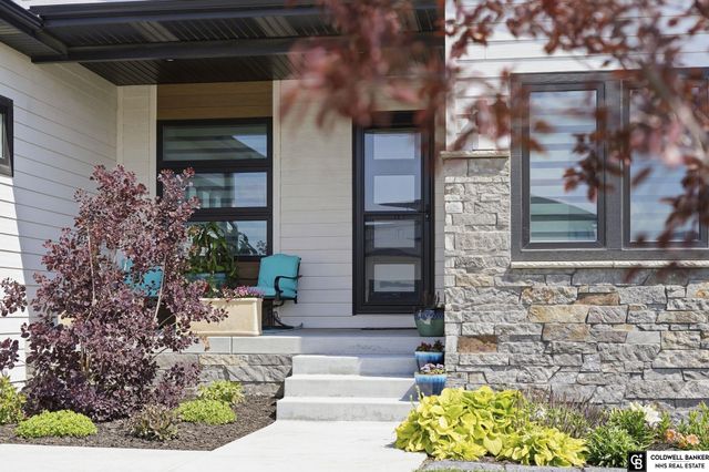 7434 Anselm Lane, Lincoln, NE 68516