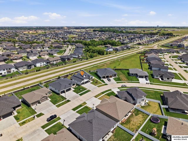 7434 Anselm Lane, Lincoln, NE 68516