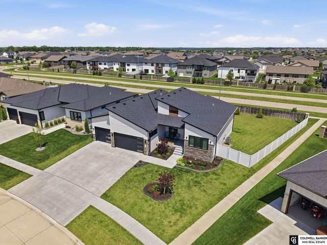7434 Anselm Lane, Lincoln, NE 68516
