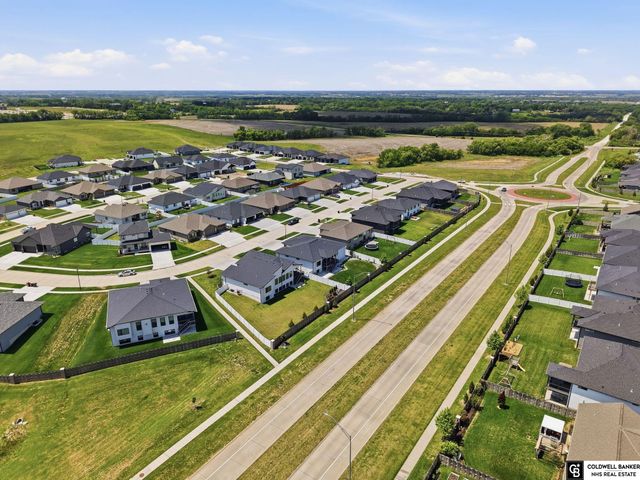 7434 Anselm Lane, Lincoln, NE 68516
