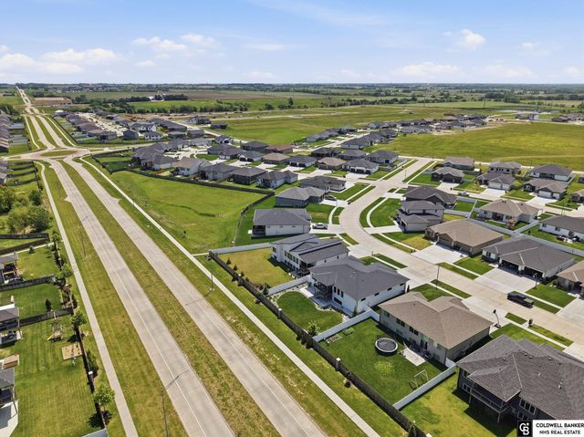 7434 Anselm Lane, Lincoln, NE 68516