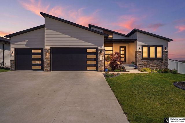 7434 Anselm Lane, Lincoln, NE 68516